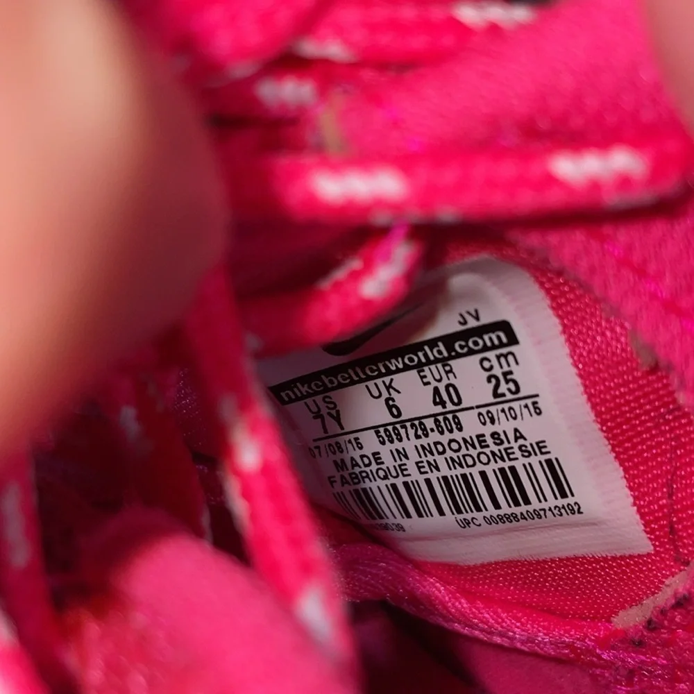 Nike Roshe One Shoes Hyper Pink/White Size 7Y Women’s Size 8.5 Style 599729-609